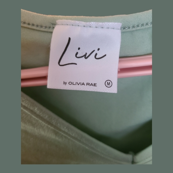 Green ruched top - Picture 2 of 2